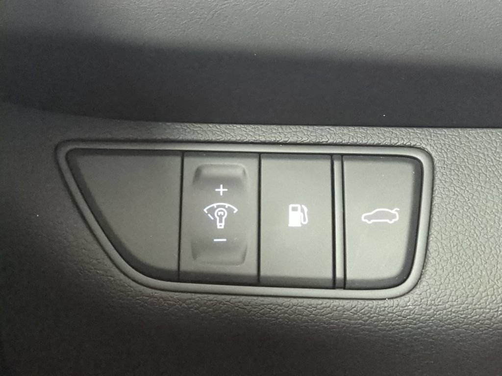 Used 2023 Genesis G70 3.3T RWD image 27