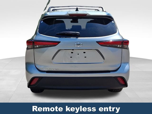 Used 2023 Toyota Highlander L FWD image 6