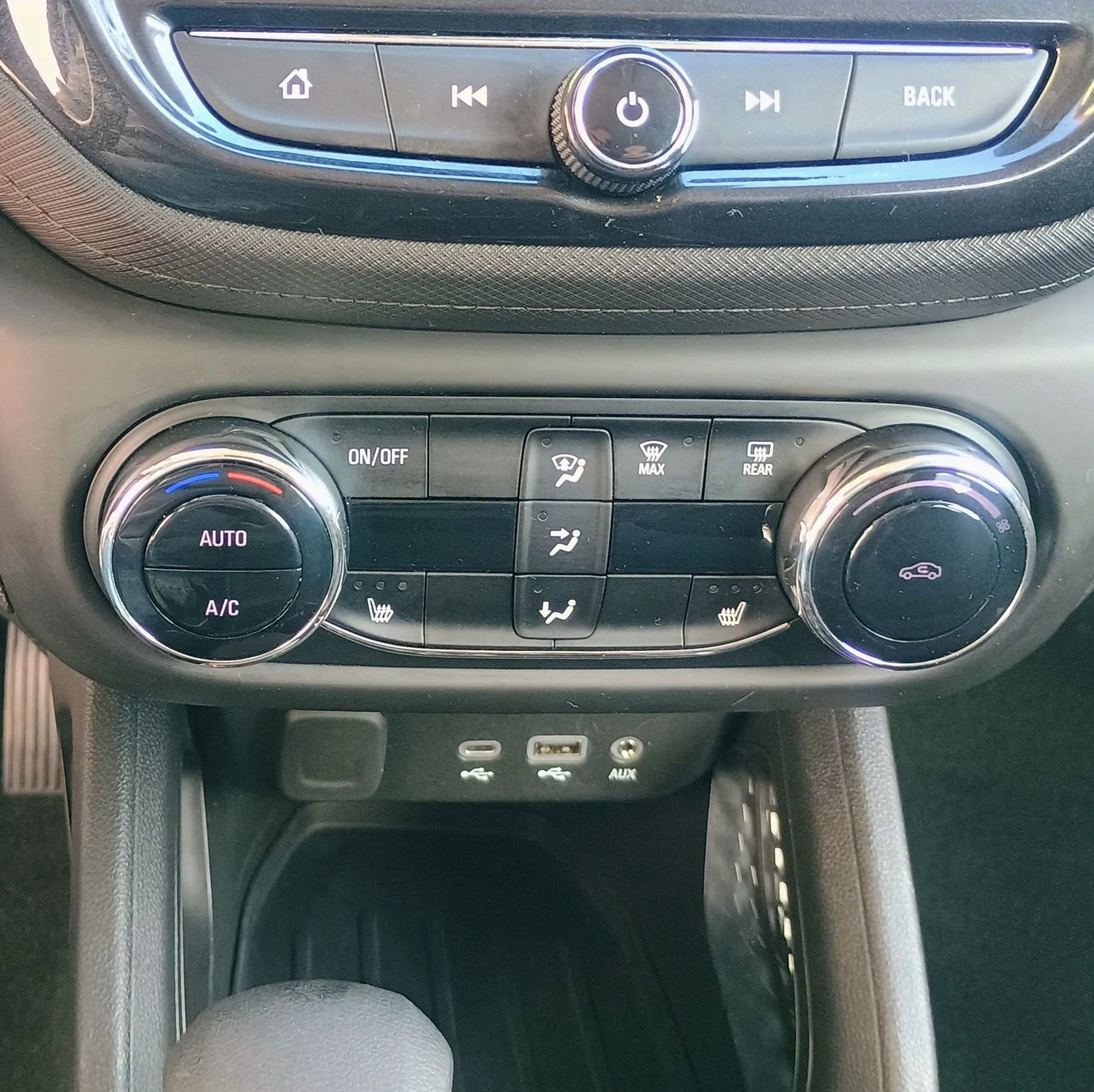 Used 2023 Chevrolet TrailBlazer LT w/ Convenience Package image 17