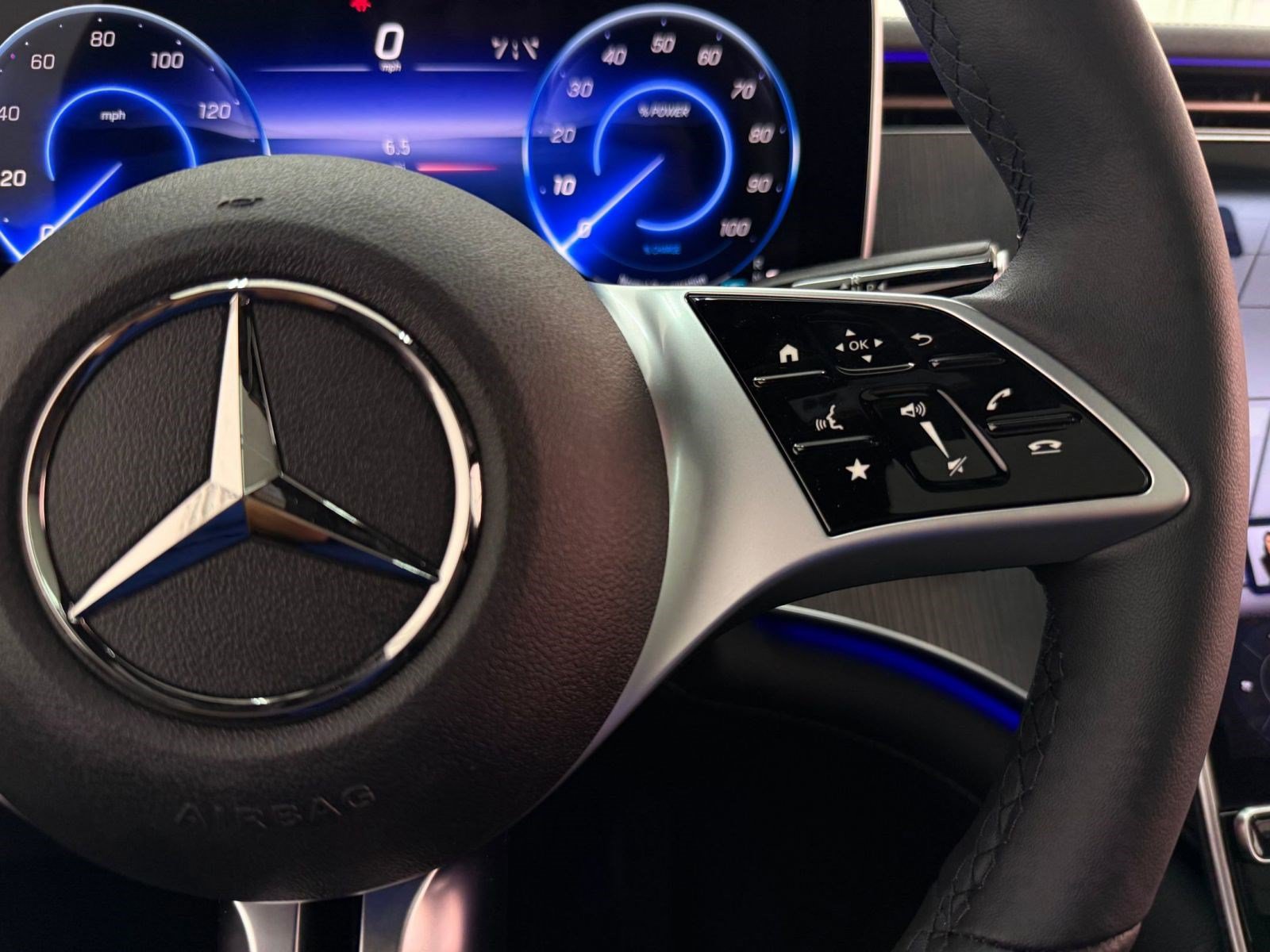 New 2026 Mercedes-Benz EQE 320 4MATIC SUV image 28