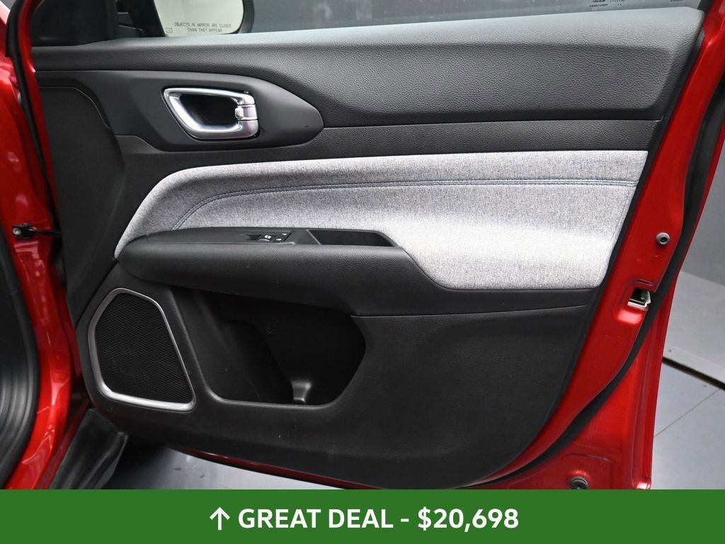 Used 2025 Jeep Compass Latitude image 45