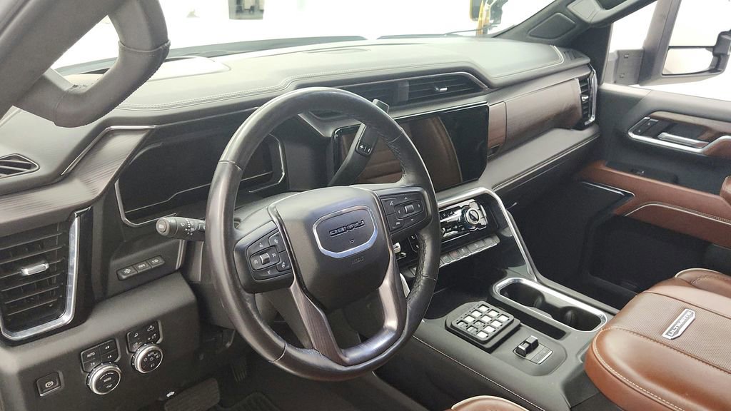 Used 2024 GMC Sierra 3500 Denali Ultimate AWD/4WD image 27