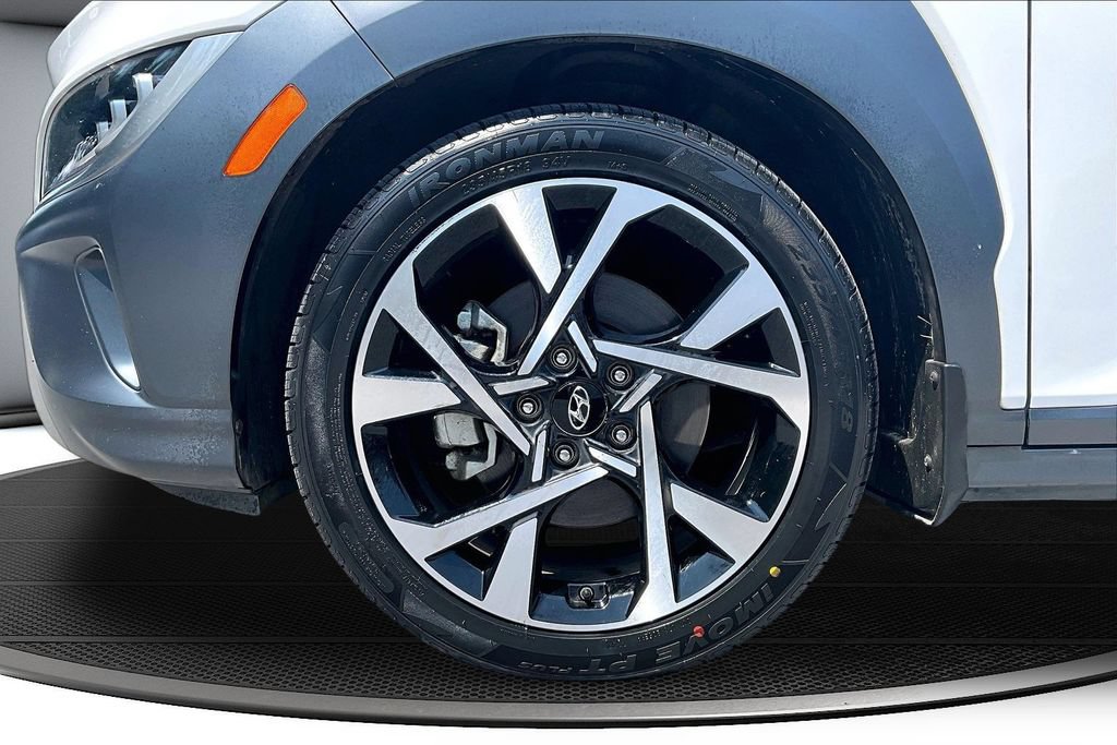 Used 2023 Hyundai Kona Limited AWD/4WD image 34