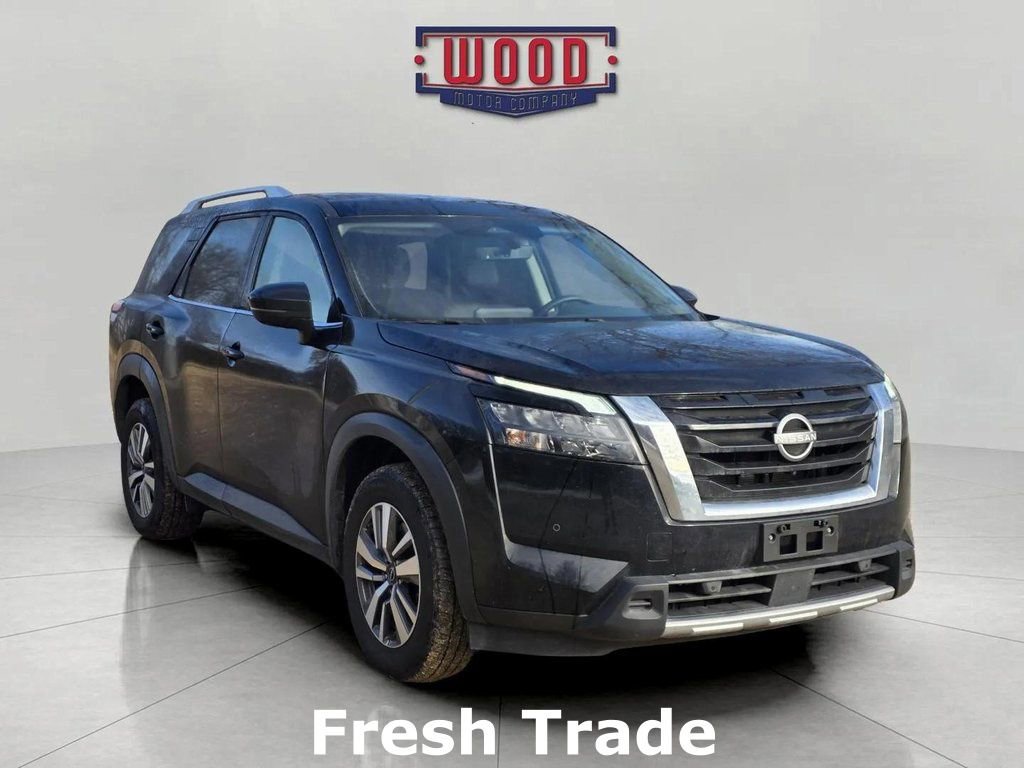 Used 2025 Nissan Pathfinder SL image 1