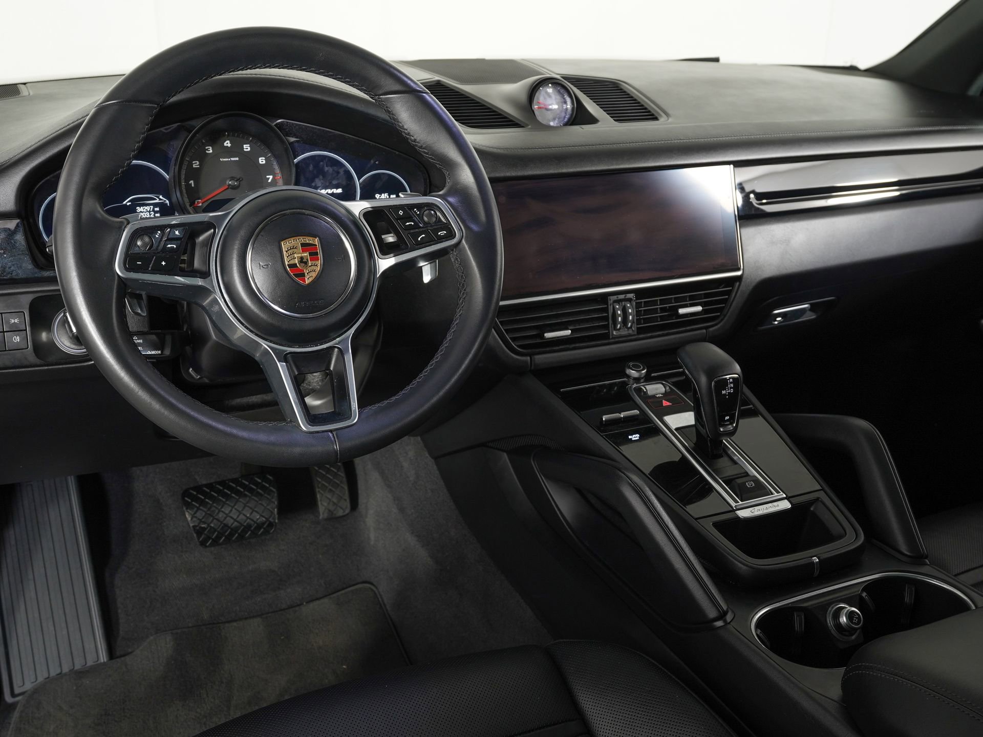 Used 2023 Porsche Cayenne image 16