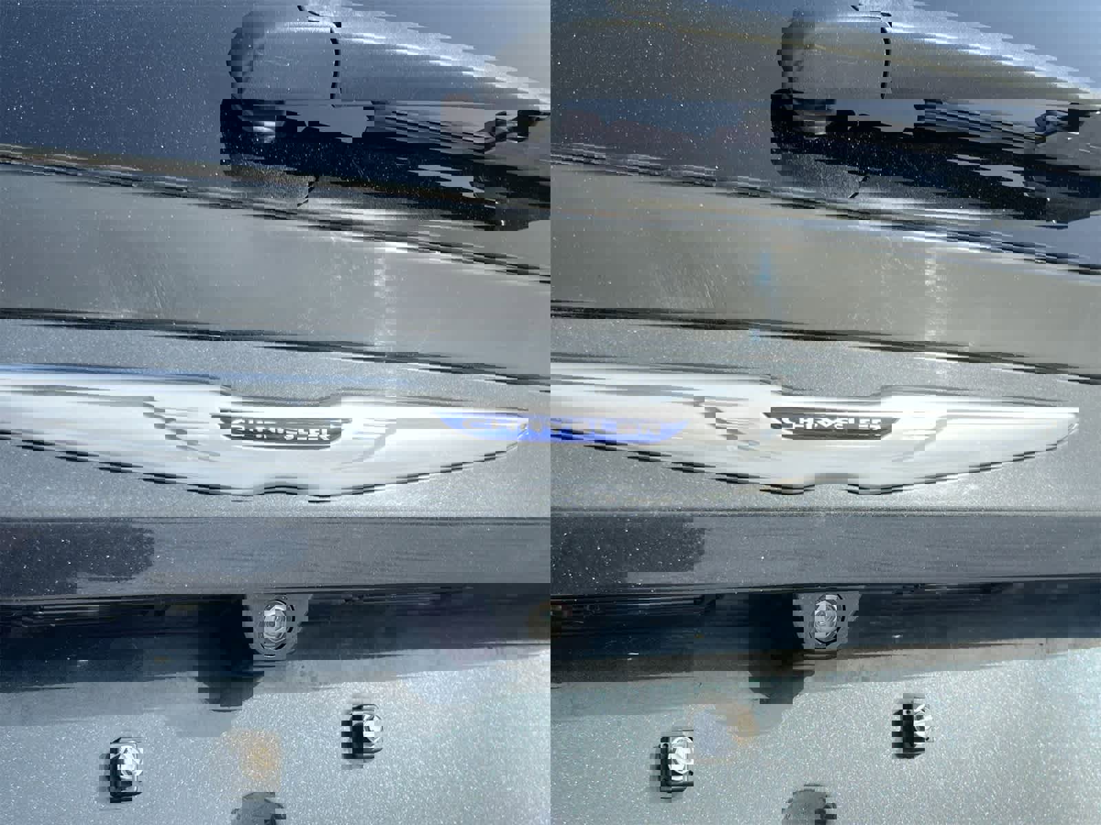 Used 2019 Chrysler Pacifica Touring-L image 12