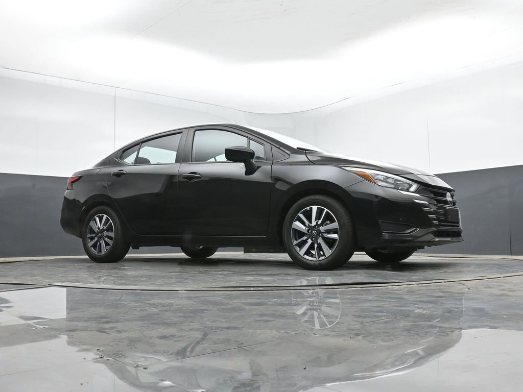 Used 2025 Nissan Versa SV image 38