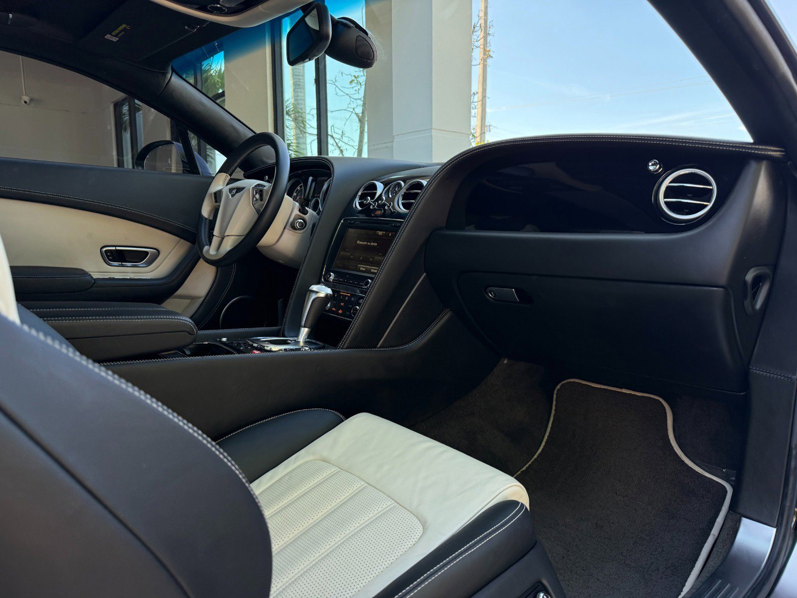 Used 2015 Bentley Continental GT V8 S image 26