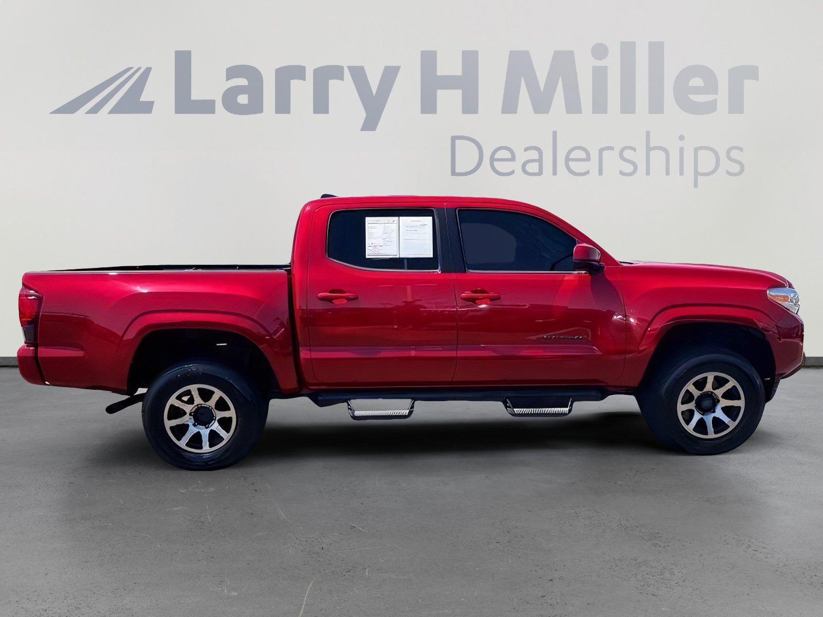 Used 2020 Toyota Tacoma SR RWD image 7