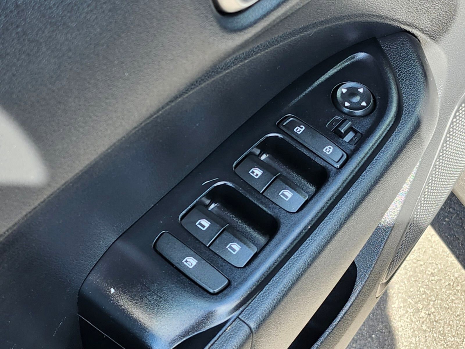 Used 2023 Hyundai Venue SE FWD image 17