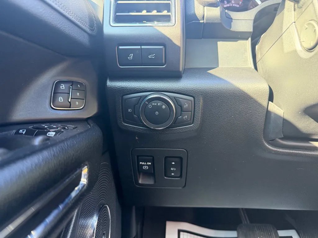 Used 2021 Ford Expedition Limited AWD/4WD image 14