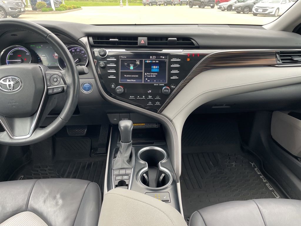 Used 2020 Toyota Camry XLE FWD image 11