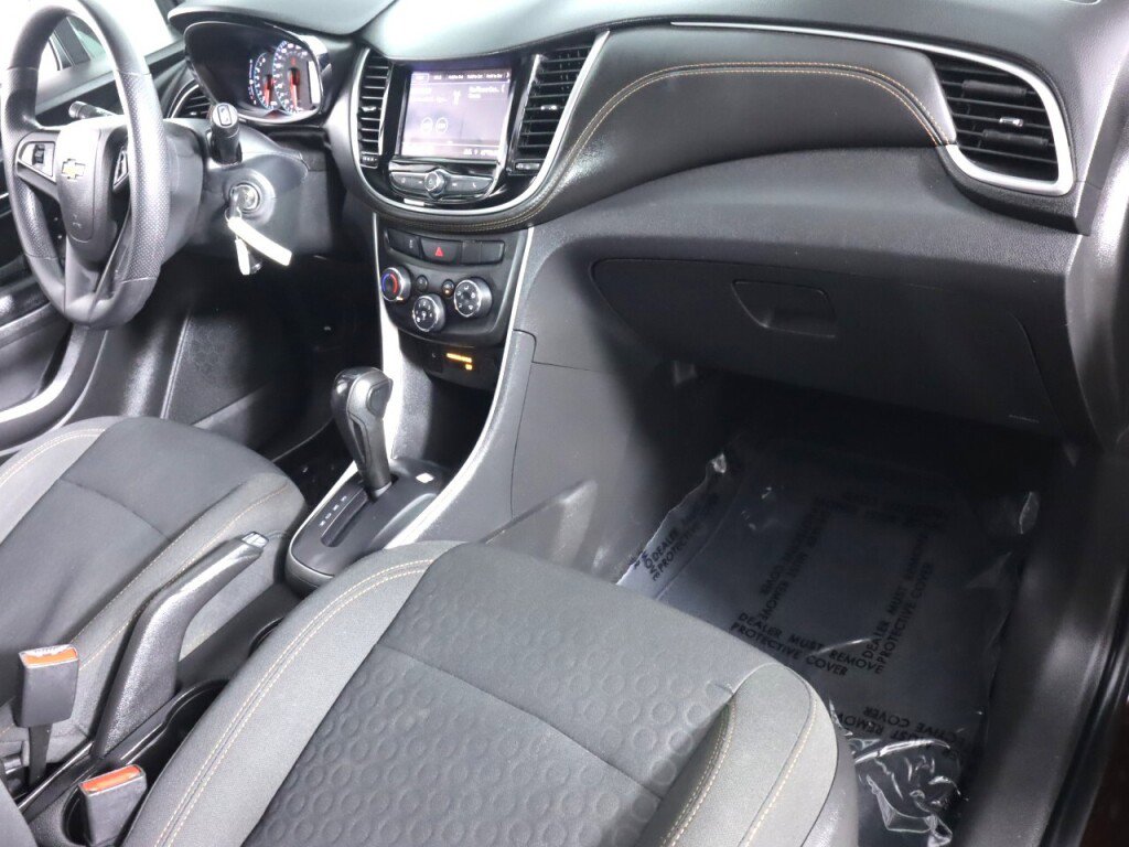 Used 2021 Chevrolet Trax LS w/ Tint and Cruise Package AWD/4WD image 37