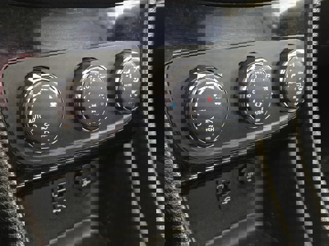 Used 2012 Chrysler 200 Limited image 24