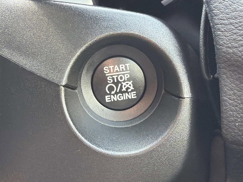 Used 2020 Jeep Compass Limited image 33