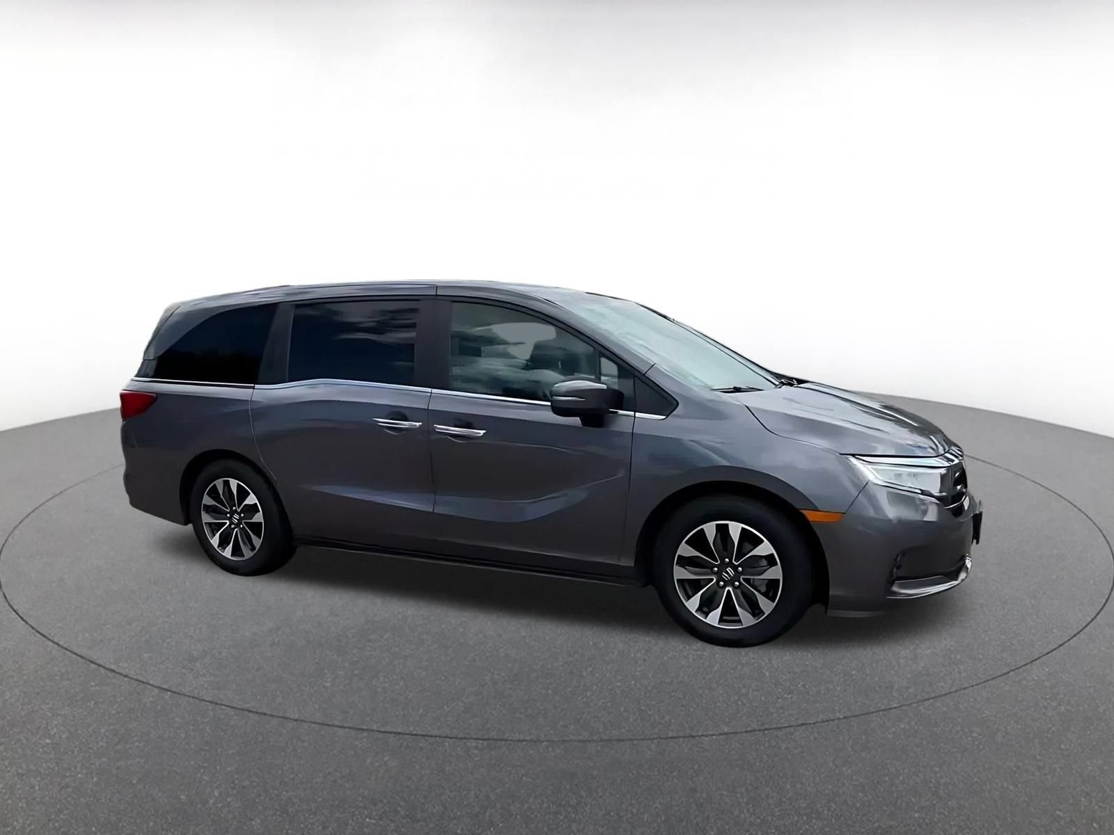 Used 2024 Honda Odyssey EX-L image 2