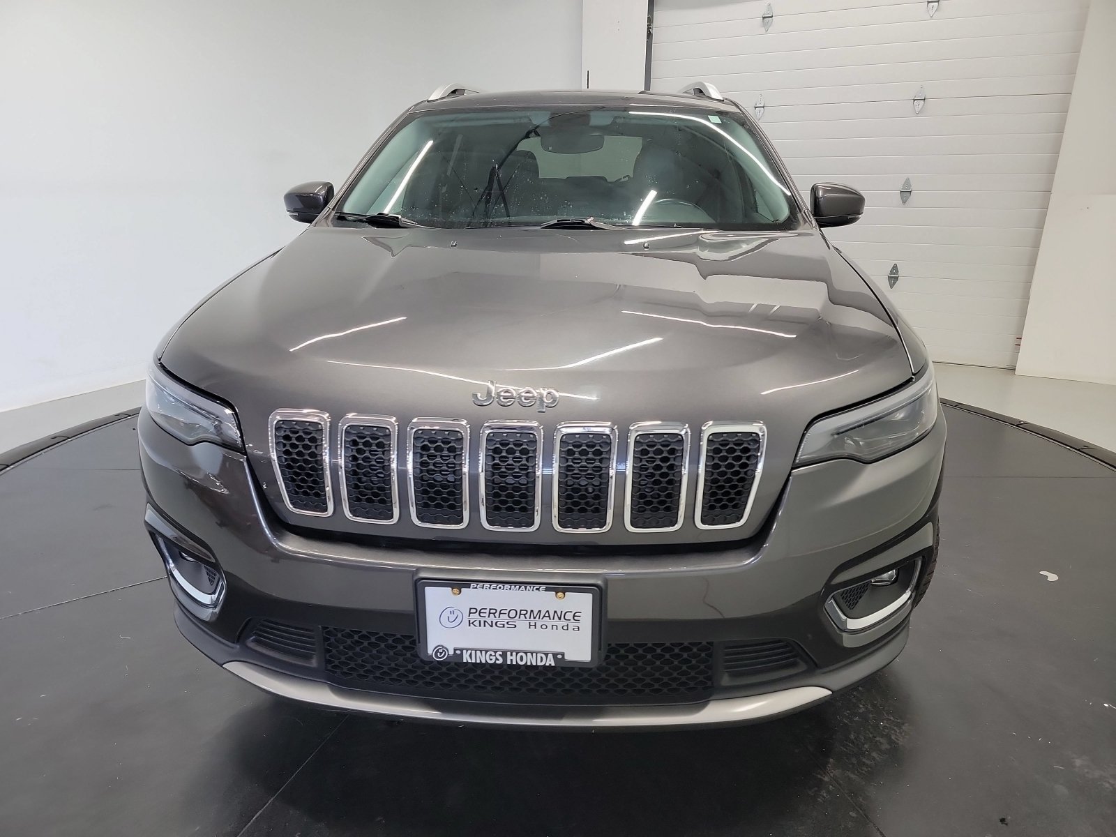 Used 2019 Jeep Cherokee Limited AWD/4WD image 2