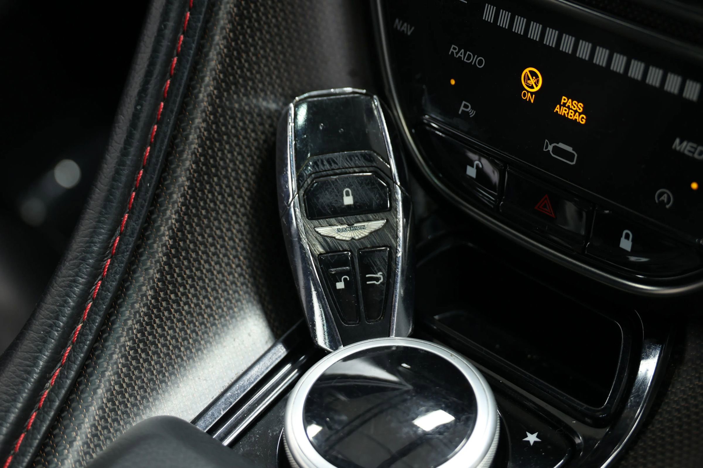 Used 2018 Aston Martin DB11 V12 image 5