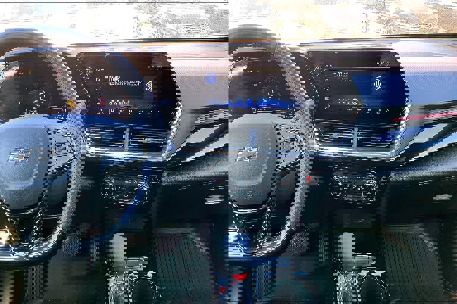 Used 2025 Chevrolet Trax RS w/ Driver Confidence Package image 7