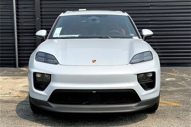 New 2025 Porsche Macan 4S Electric image 13