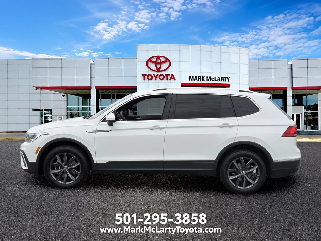 Used 2024 Volkswagen Tiguan SE FWD image 2