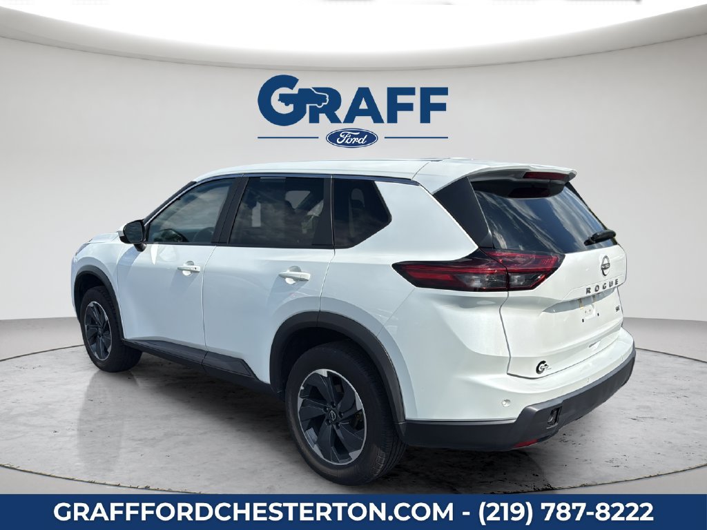 Used 2024 Nissan Rogue SV FWD image 4