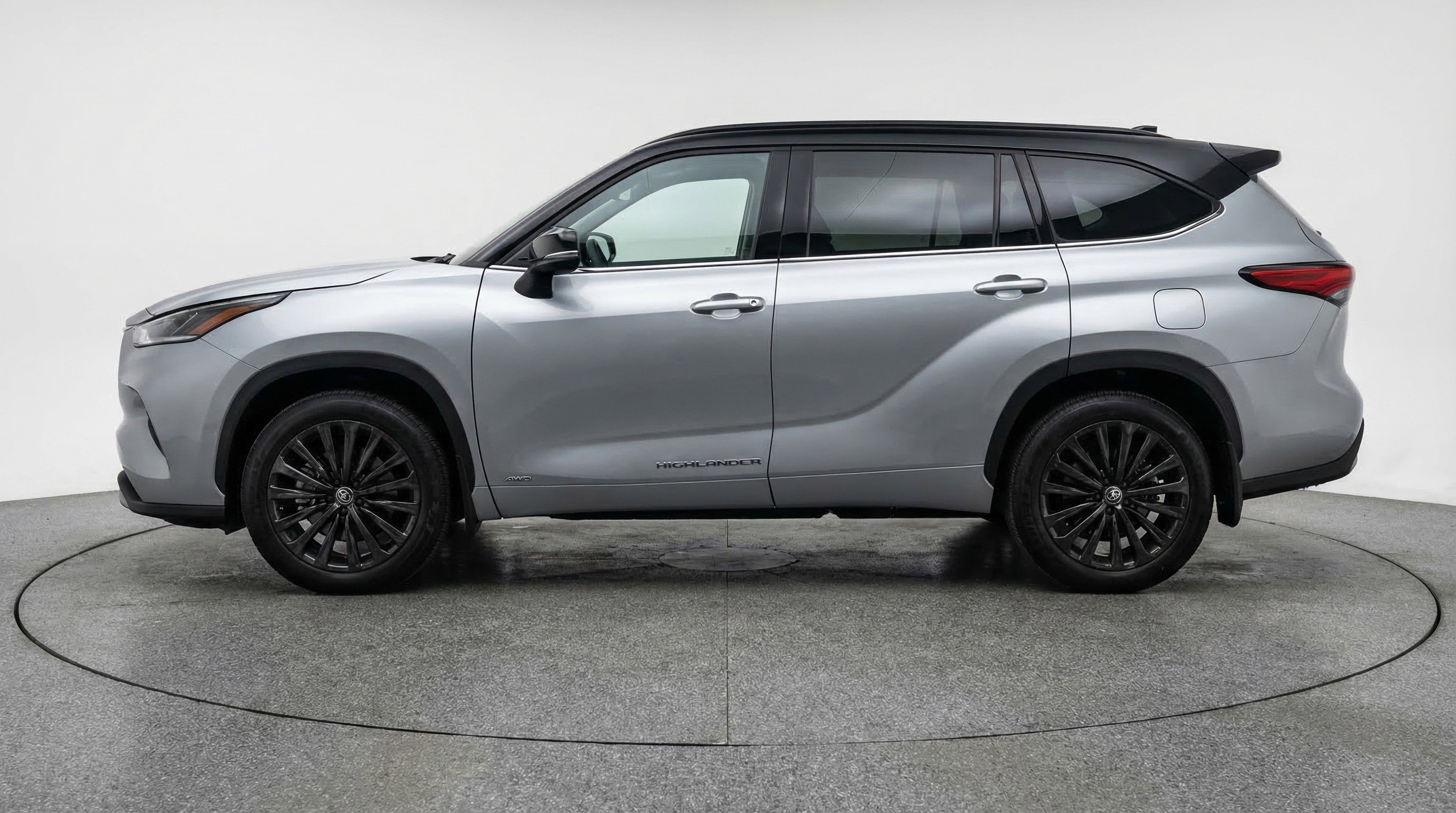 Used 2025 Toyota Highlander XSE image 5