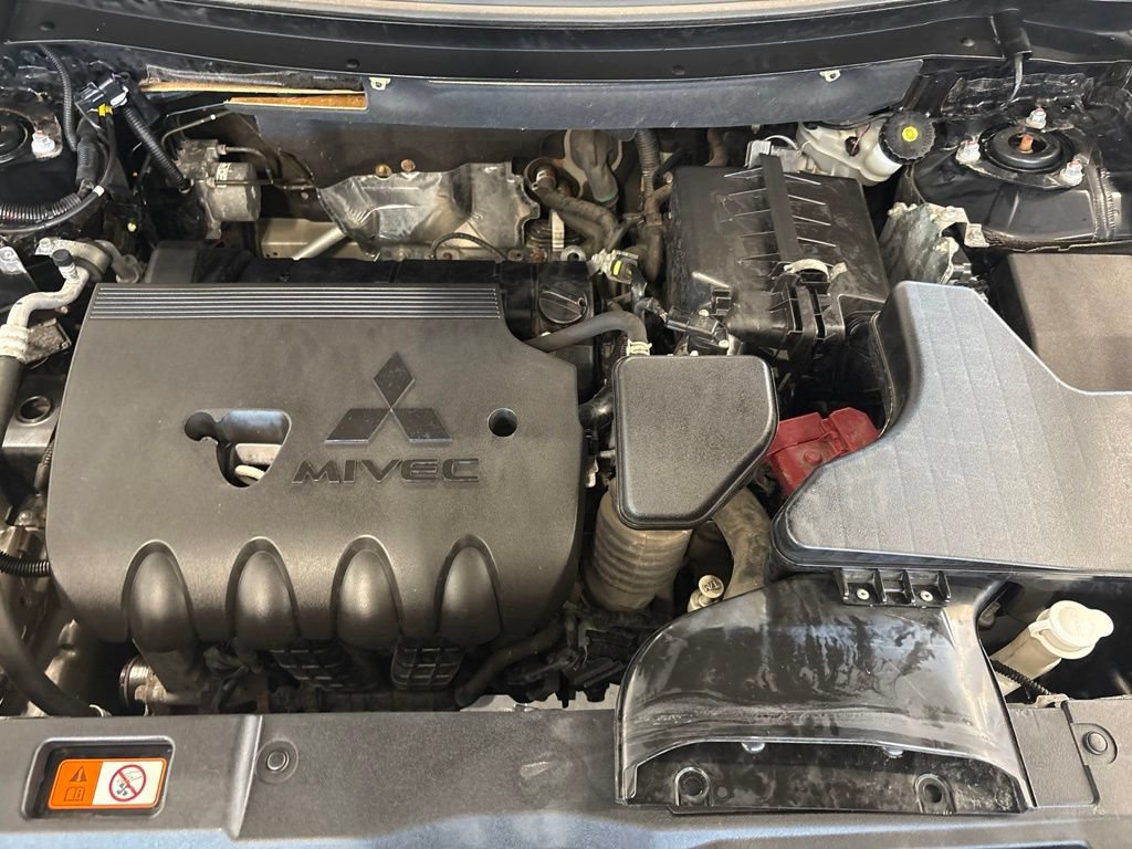 Used 2019 Mitsubishi Outlander SE AWD/4WD image 17