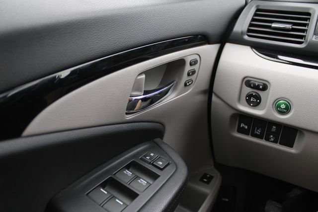 Used 2017 Honda Pilot Touring image 16