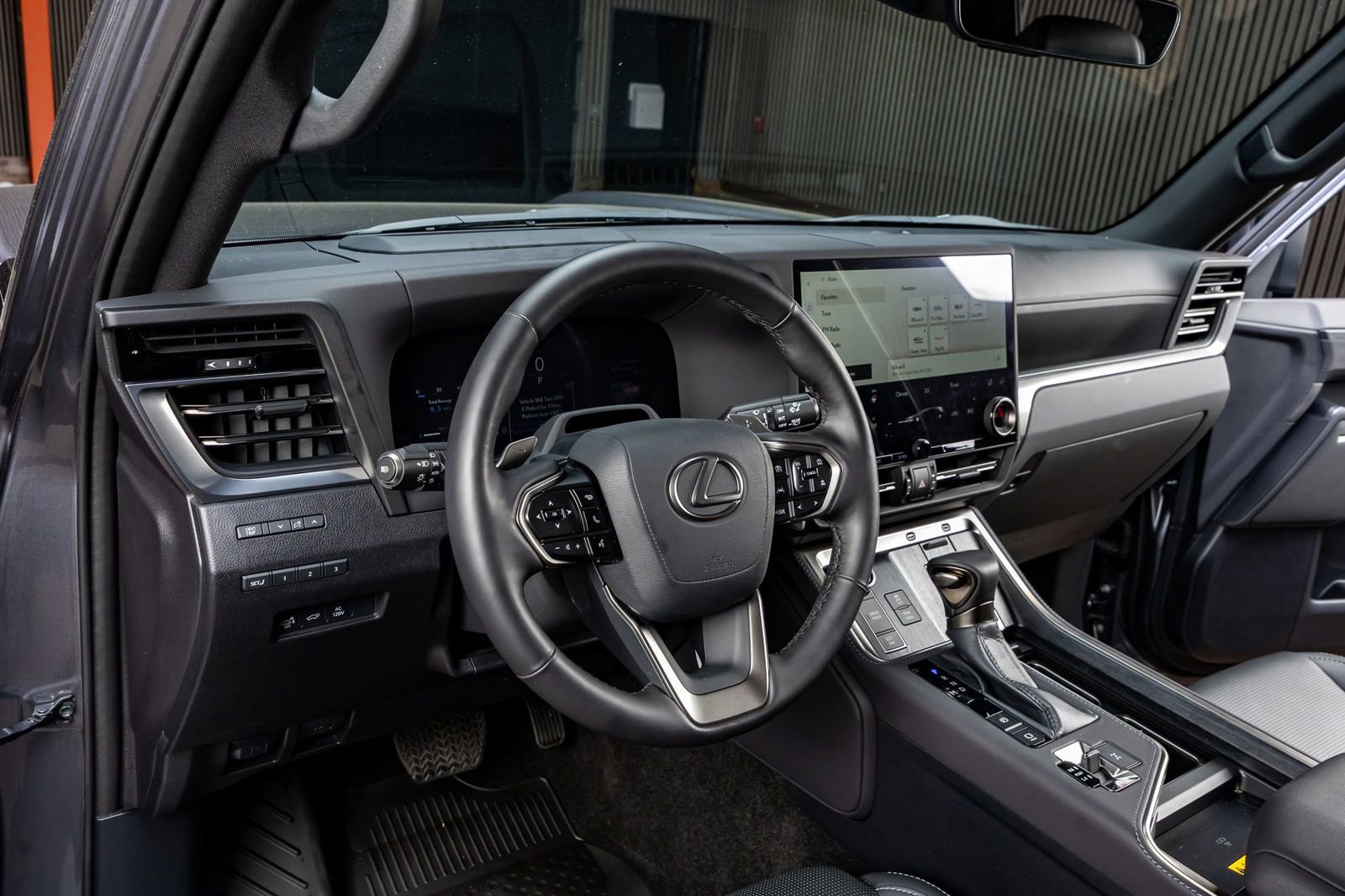 Used 2024 Lexus GX 550 image 17