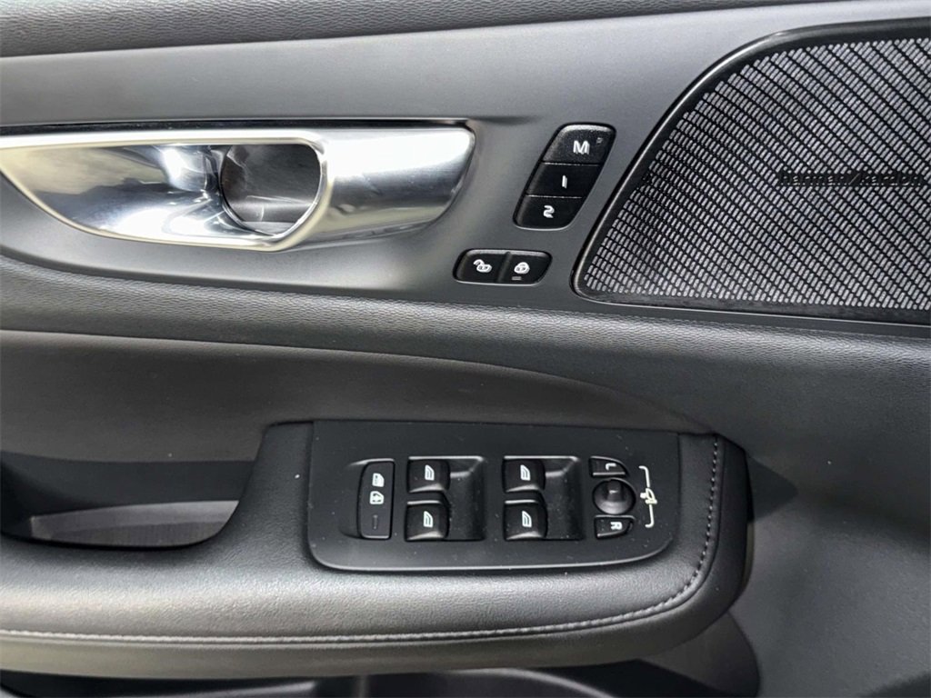 Used 2023 Volvo V60 B5 Cross Country Plus w/ Climate Package image 21