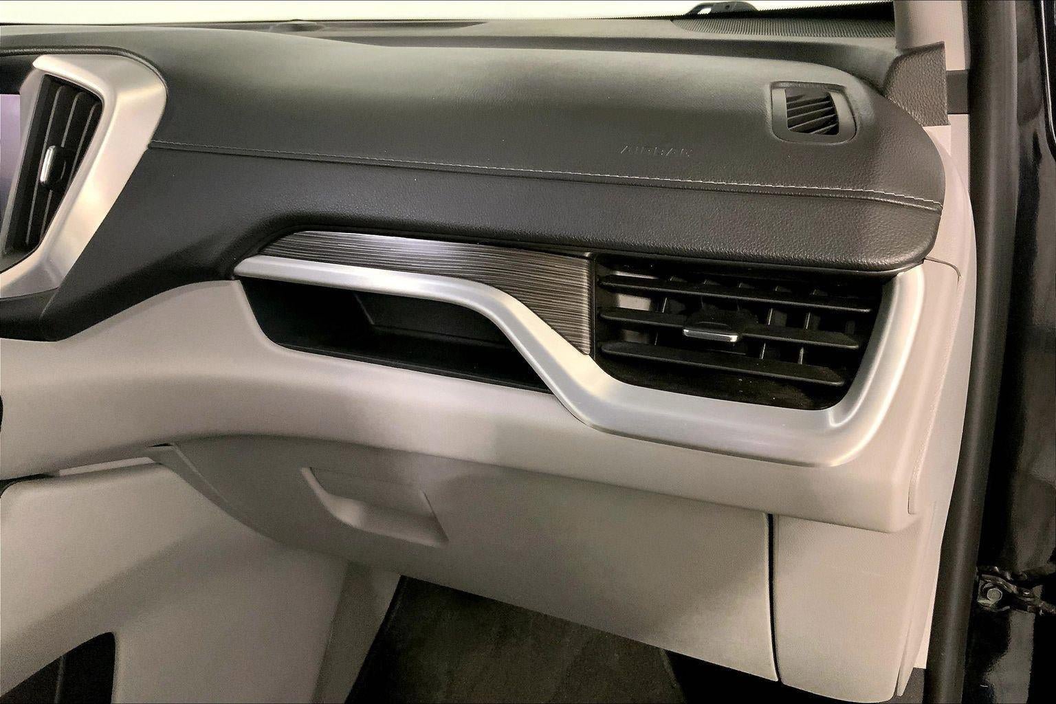 Used 2024 GMC Terrain SLT FWD image 16