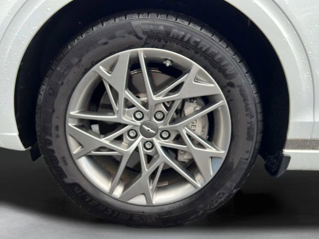 Certified 2025 Genesis GV70 2.5T AWD/4WD image 25