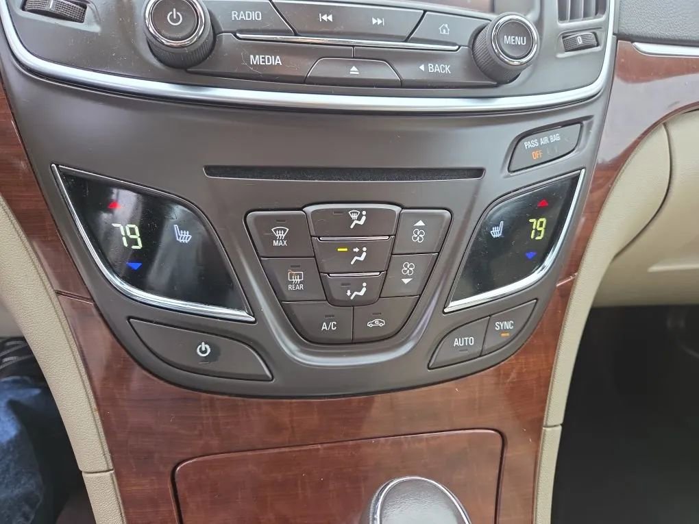 Used 2016 Buick Regal image 12