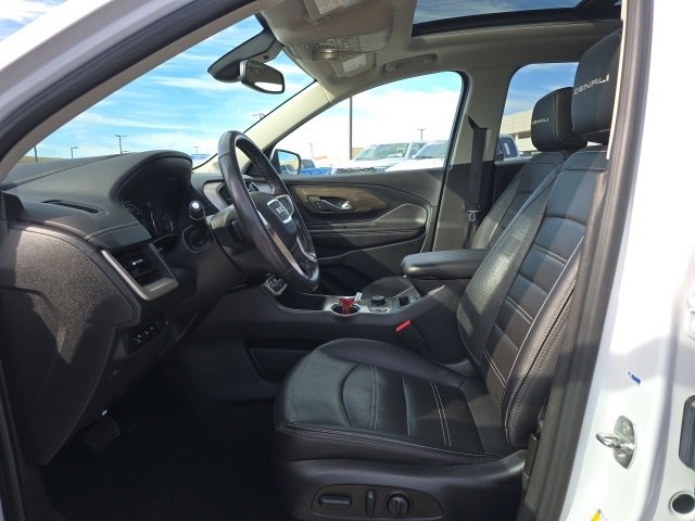 Used 2022 GMC Terrain Denali w/ Denali Premium Package image 11