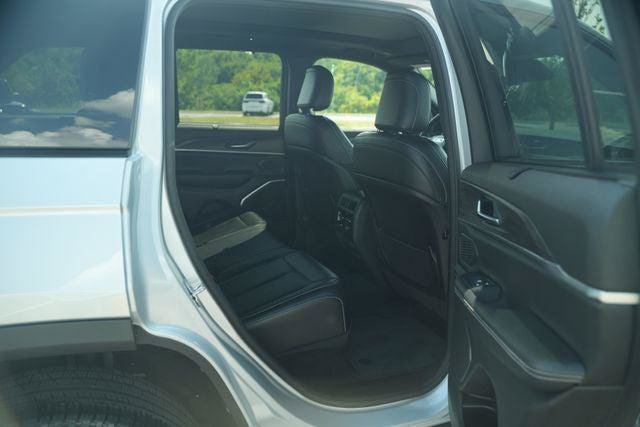 Certified 2025 Jeep Grand Cherokee Limited w/ Luxury Tech Group II AWD/4WD image 23