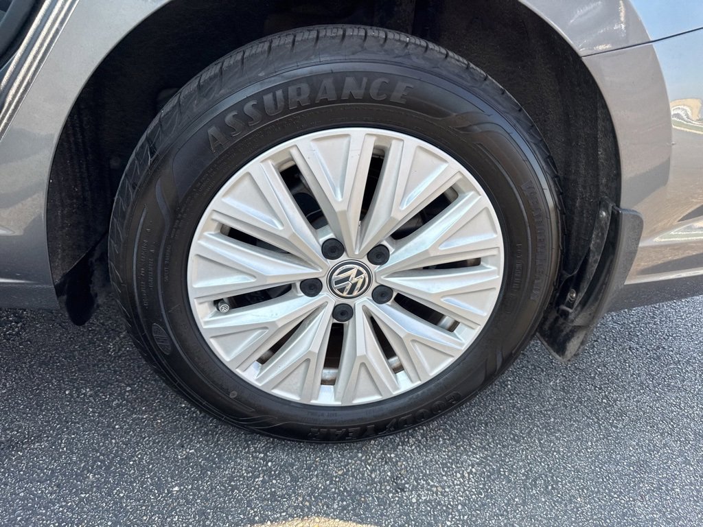 Used 2019 Volkswagen Jetta S image 29