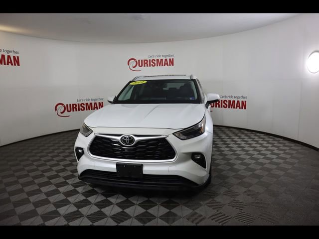 Used 2022 Toyota Highlander XLE