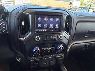 Used 2022 GMC Sierra 3500 AT4 w/ AT4 Preferred Package AWD/4WD image 43