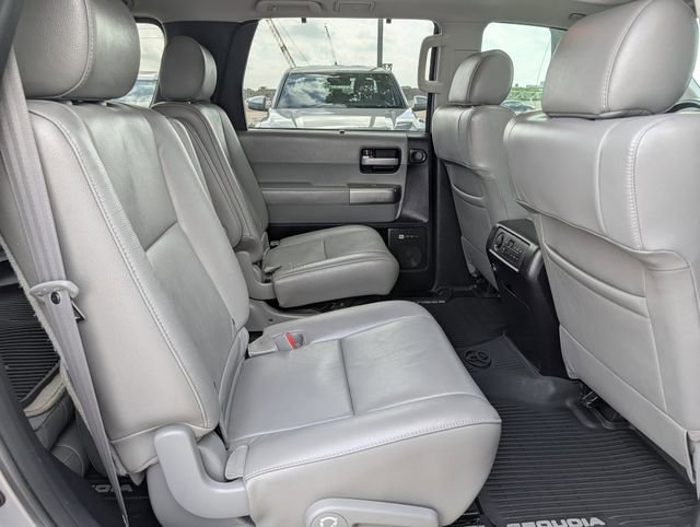 Used 2018 Toyota Sequoia Limited w/ Safety & Convenience Package image 31