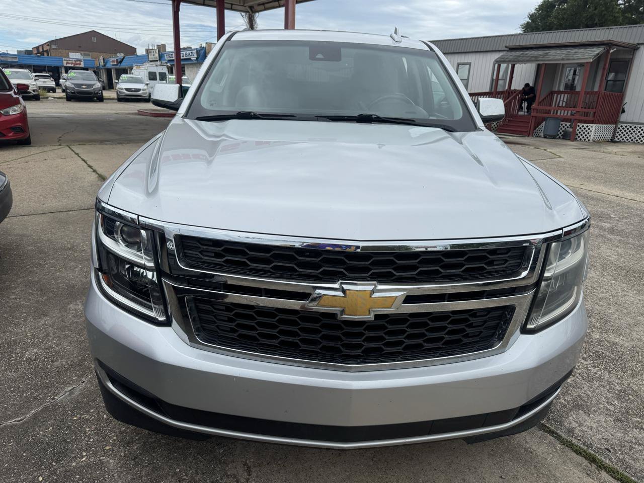 Used 2018 Chevrolet Suburban LT RWD image 6