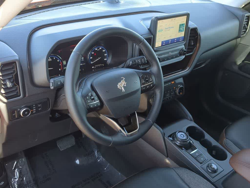 Used 2024 Ford Bronco Sport Outer Banks w/ Tech Package image 2
