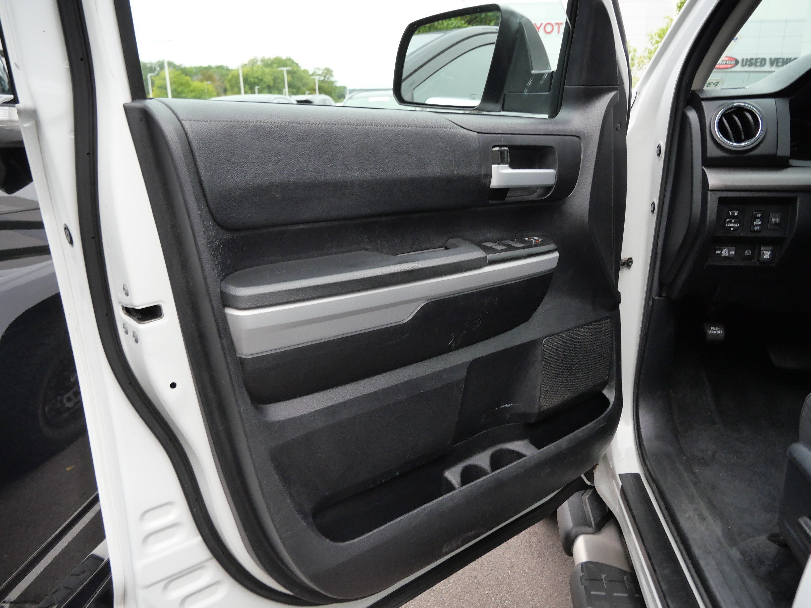 Certified 2021 Toyota Tundra SR5 AWD/4WD image 19