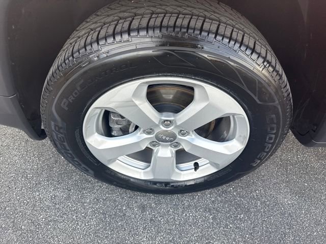 Used 2018 Jeep Compass Latitude w/ Popular Equipment Group image 36