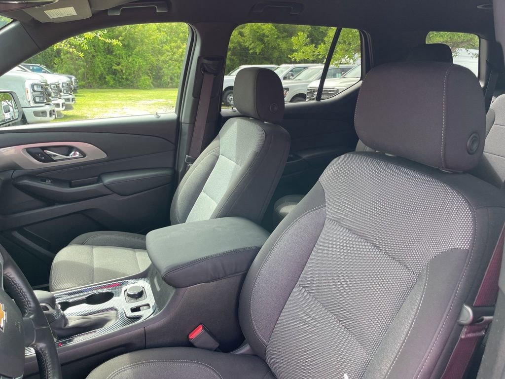 Used 2022 Chevrolet Traverse LT image 9