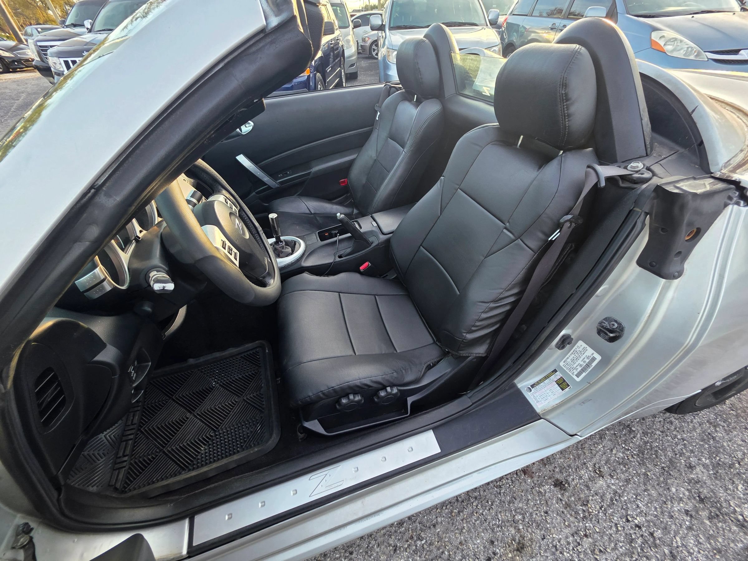 Used 2007 Nissan 350Z Enthusiast RWD image 11