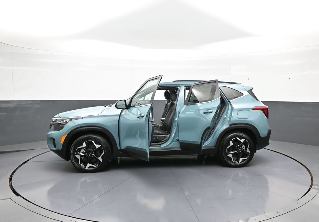 Certified 2025 Kia Seltos EX w/ EX Sunroof Package AWD/4WD image 44