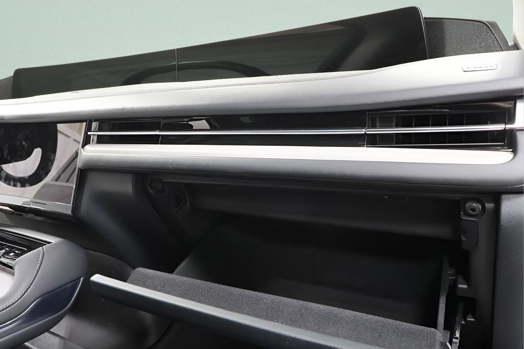 Used 2025 Lincoln Navigator Reserve image 35
