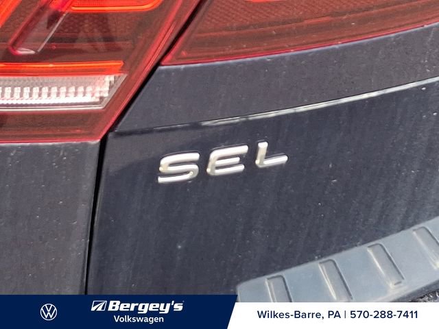 Certified 2022 Volkswagen Tiguan SEL R-Line AWD/4WD image 11