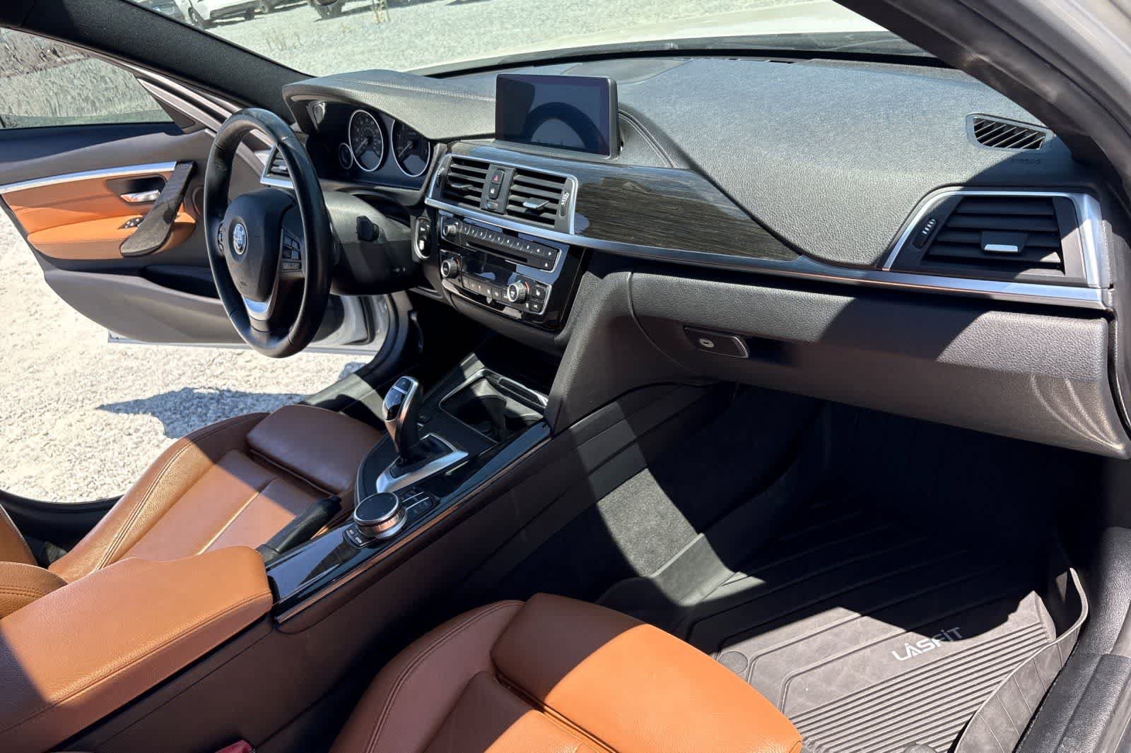 Used 2018 BMW 330i Sedan w/ Convenience Package RWD image 18